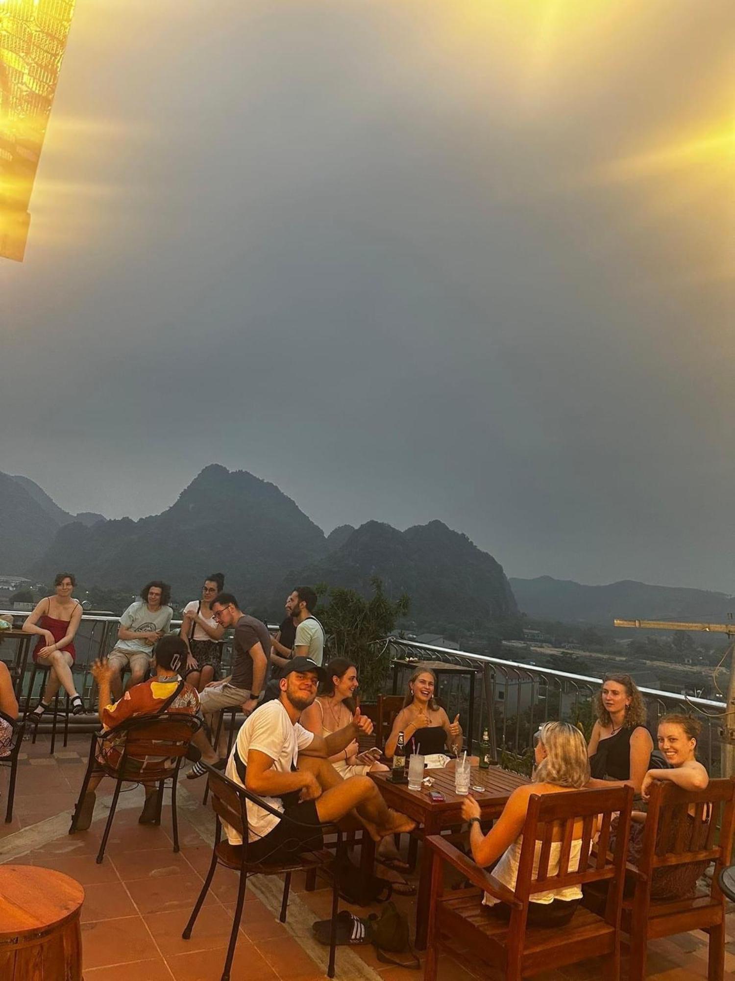 Phong Nha Jasmine Hostel & Roof Top Bar Exterior foto